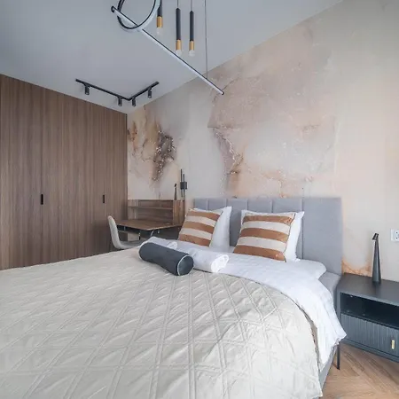 Kierbedzia Harmony Premium, Free Parking & Wifi *