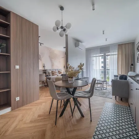 Kierbedzia Harmony Premium, Free Parking & Wifi Apartamento Varsóvia