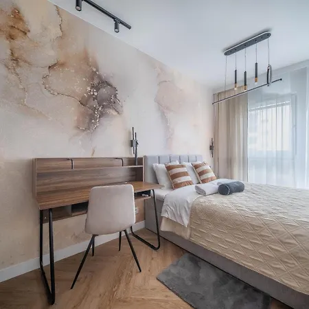 Kierbedzia Harmony Premium, Free Parking & Wifi Apartamento Varsóvia